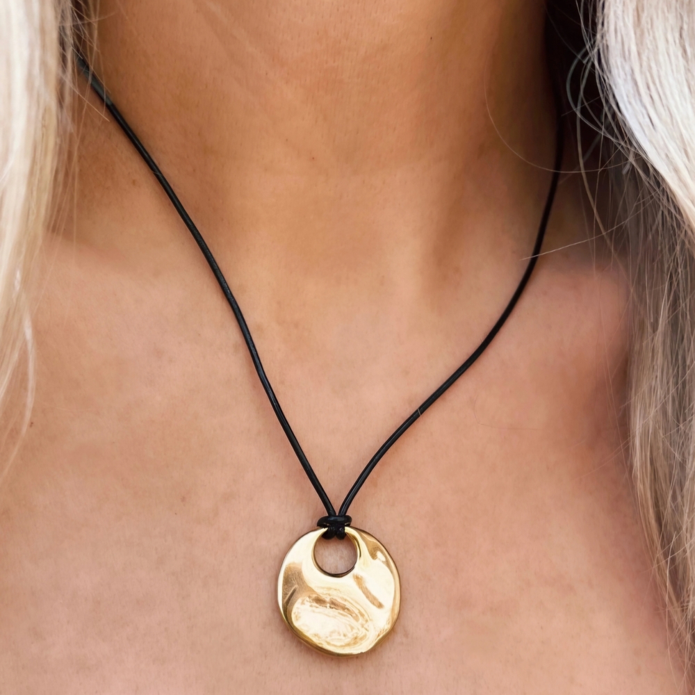 James Michelle Elegant Gold Pendant Necklace